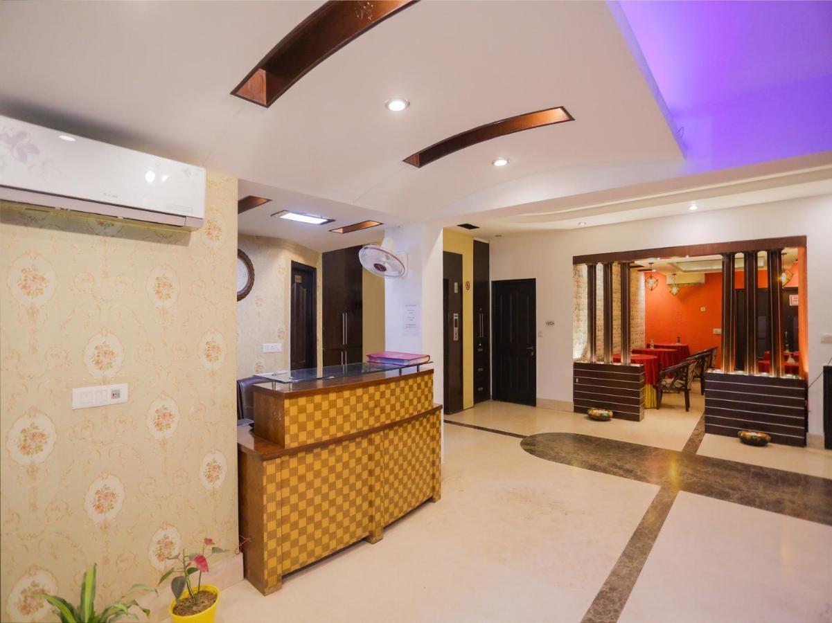 Oyo Townhouse 823 Green Leaf غورغاون المظهر الخارجي الصورة
