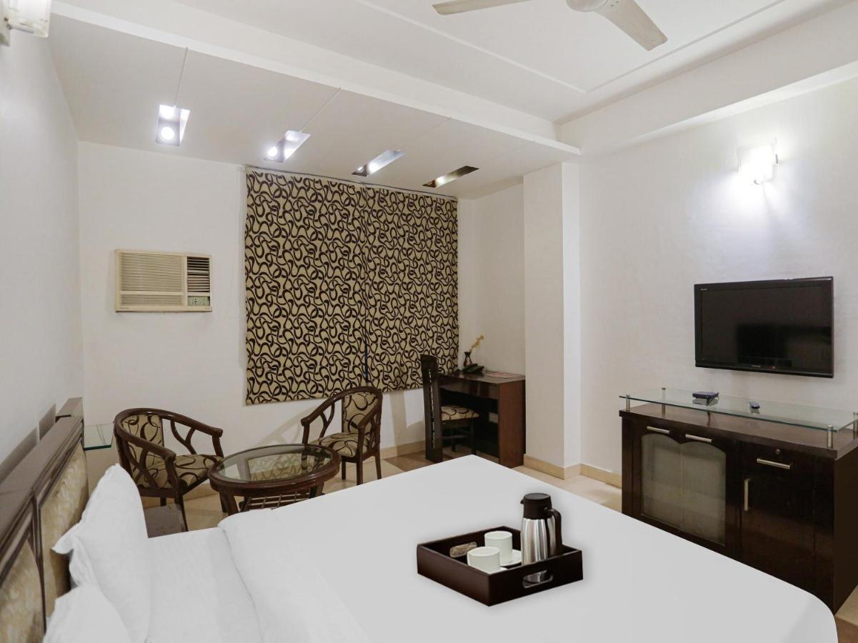 Oyo Townhouse 823 Green Leaf غورغاون المظهر الخارجي الصورة