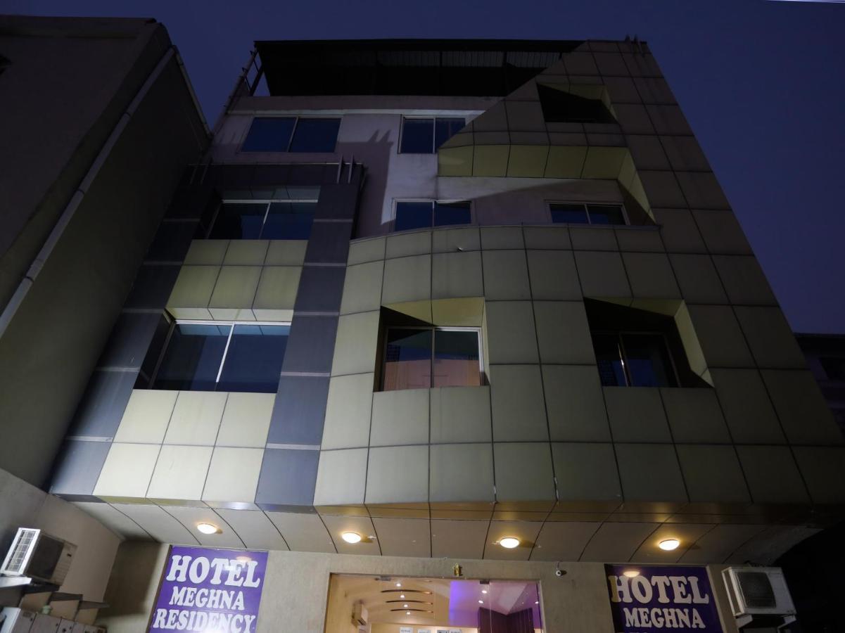 Oyo Townhouse 823 Green Leaf غورغاون المظهر الخارجي الصورة