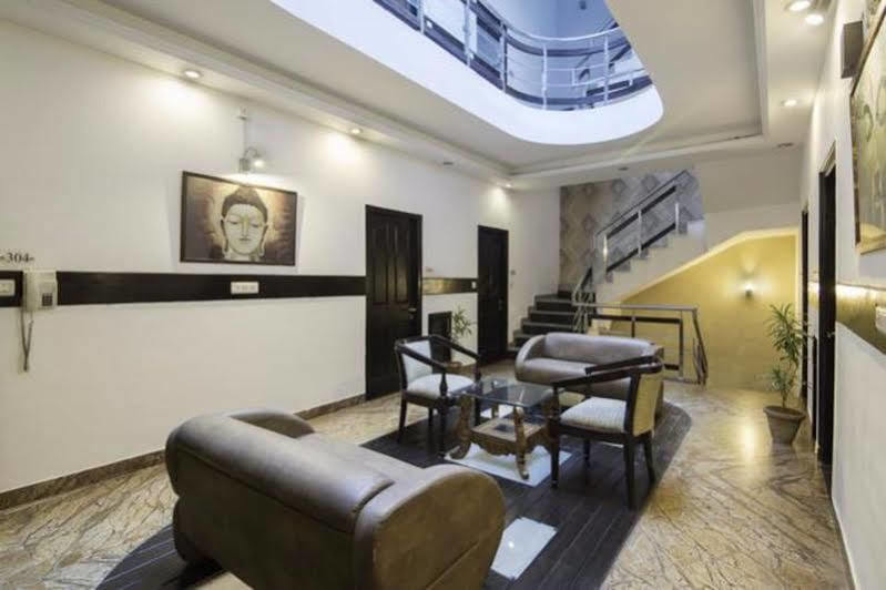 Oyo Townhouse 823 Green Leaf غورغاون المظهر الخارجي الصورة